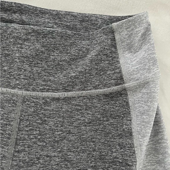 Outdoor Voice Two Tone Color Block Grey Leggings 3/4 Length, Size S NWOT - Picture 9 of 13